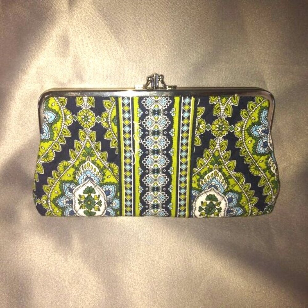 ❤️VERA BRADLEY Kisslock Dual Compartment ID Clutch Wallet